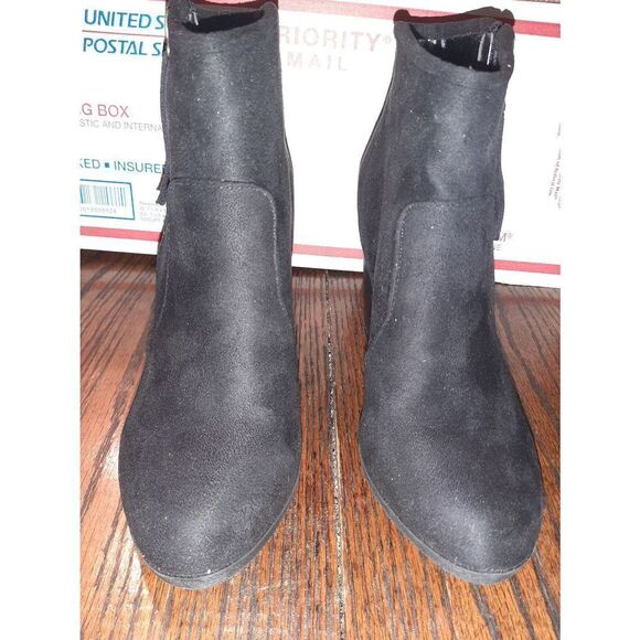 New Size 6 Black Stacked Heel Side Zip Ankle Boots Booties - Picture 2 of 4
